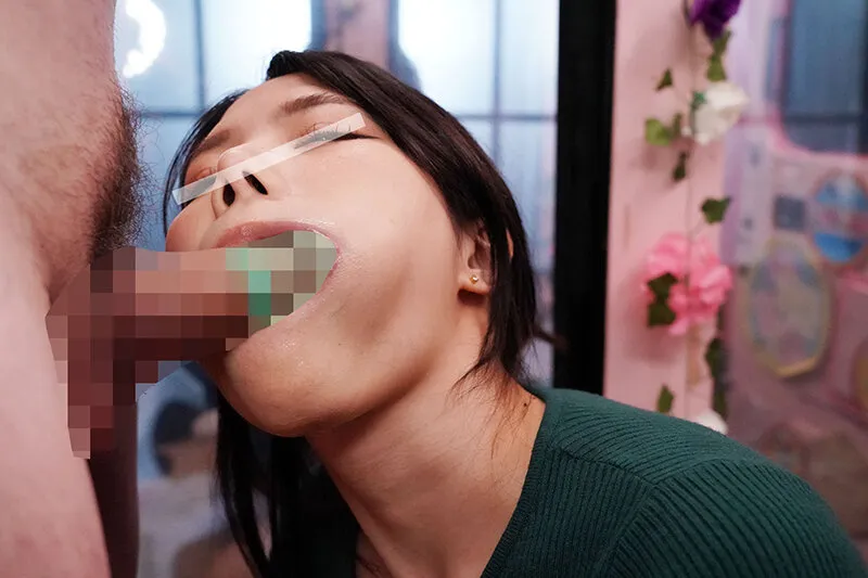 一般男女モニタリングAV×マジックミラー便コラボ企画 愛する夫の目の前で路上NTR!清楚な人妻が「お口だけでコンドーム装着」に挑戦!2 ノーハンドでデカチンを咥えたご無沙汰妻のオマ○コは欲しがり汁が溢れ出す!旦那の目の前で寝取って最後はゴムを外して生中出し! 画像7