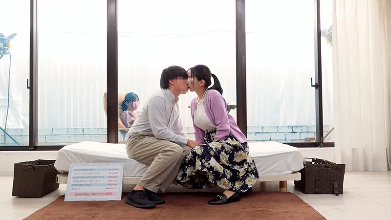 一般男女モニタリングAV マジックミラーの向こうには実の娘(=彼女)!「娘がダメなら私が…」巨乳母がデカチンすぎて童貞卒業できない娘の彼氏を優しく筆おろし!フル勃起デカチ○ポを根元まで受け挿れたご無沙汰オマ○コと性欲溢れる童貞チ○ポの中出しセックスは1発限… 画像3