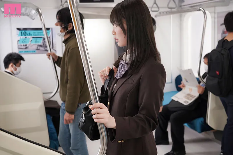 痴●の指マンがストライクすぎて…声も出せず糸引くほど愛液が溢れ出し堕とされた私 石川澪 画像1