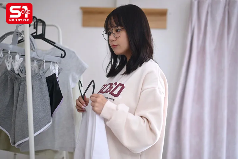 見た目は地味だが脱いでコレだったらどうする…？部活しかしてこなかった性欲強い隠れ巨乳女子大生 田野憂 画像1